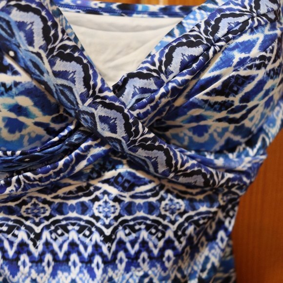 LA Blanca Blue Oasis Over the Shoulder Ikat Print Swim Tank Top US 2 - Picture 5 of 12